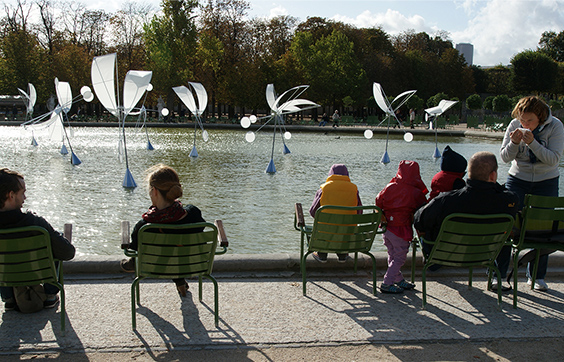 FIAC（国際現代美術祭） チュイルリー公園の池出品作品